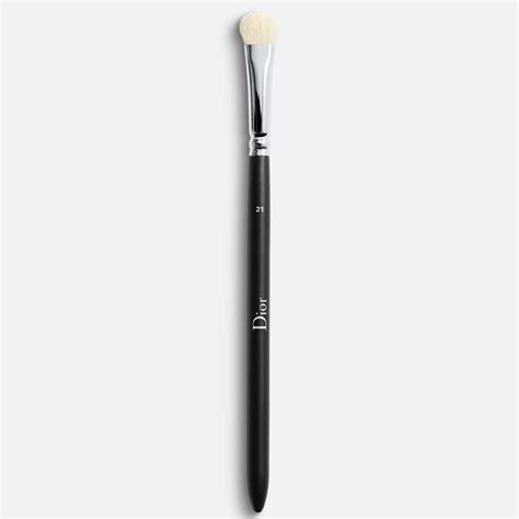 dior eyeshadow brush 21|Dior Backstage Eyeshadow Shader Brush N° 21.